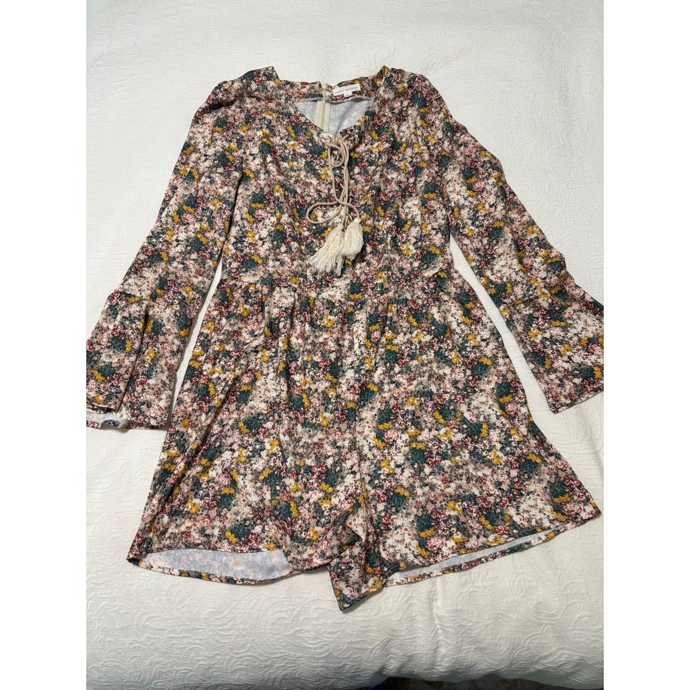 Coco + Jameson Floral Romper Bell Sleeve Tassel Lace Up Boho Medium